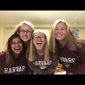 Meet your Posher, Lauren